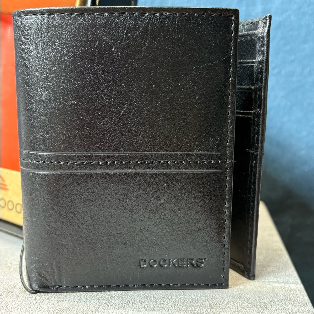 Dockers Black Leather trifold wallet